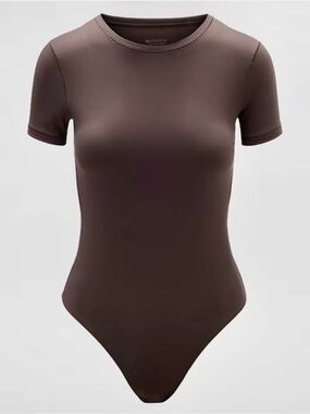 Athleta Body Move Crew Neck Short Sleeve Bodysuit in Truffle Size Medium